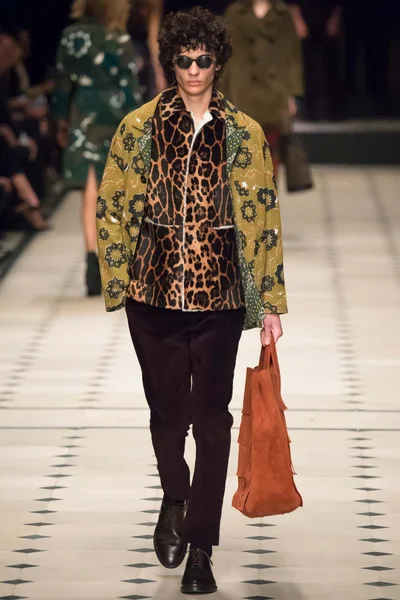 Look 26